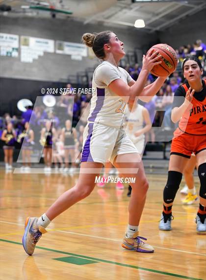 Thumbnail 1 in Davis @ Sumner  (WIAA 4A Round 1) photogallery.