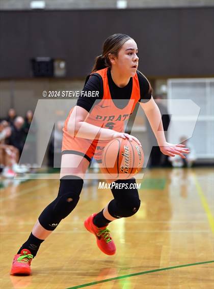 Thumbnail 3 in Davis @ Sumner  (WIAA 4A Round 1) photogallery.