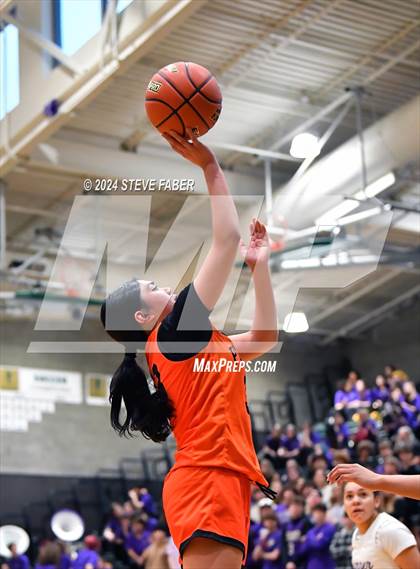 Thumbnail 3 in Davis @ Sumner  (WIAA 4A Round 1) photogallery.