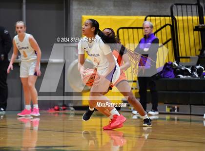 Thumbnail 2 in Davis @ Sumner  (WIAA 4A Round 1) photogallery.