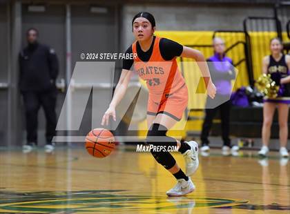 Thumbnail 3 in Davis @ Sumner  (WIAA 4A Round 1) photogallery.