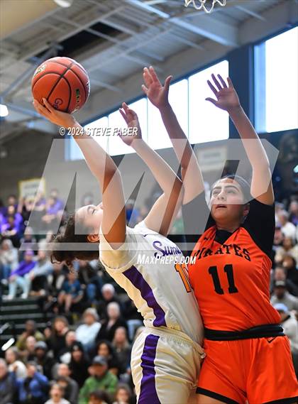 Thumbnail 3 in Davis @ Sumner  (WIAA 4A Round 1) photogallery.