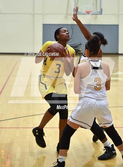 Thumbnail 3 in East Central vs Amarillo (NEISD Invitational) photogallery.