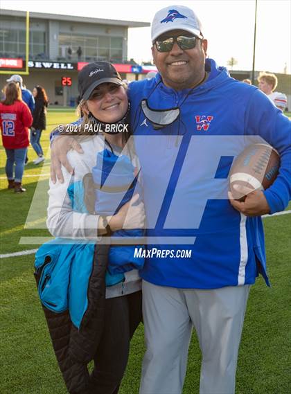 Thumbnail 1 in Westlake vs Galena Park North Shore (UIL 6A D1 Semifinal Playoff) photogallery.