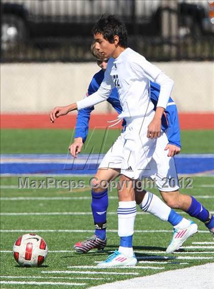 Thumbnail 3 in Nolan Catholic vs. North Mesquite photogallery.
