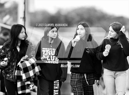 Thumbnail 2 in El Camino Real vs Granada Hills Charter photogallery.