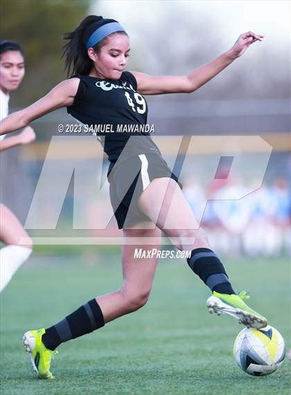 Thumbnail 3 in El Camino Real vs Granada Hills Charter photogallery.