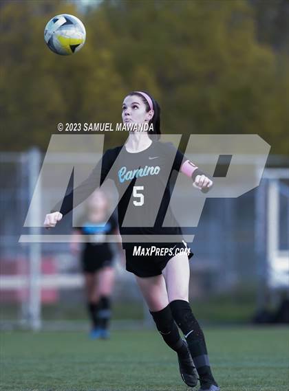 Thumbnail 2 in El Camino Real vs Granada Hills Charter photogallery.