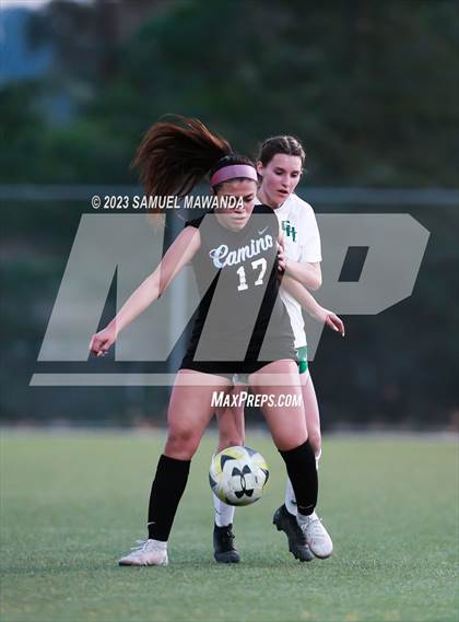 Thumbnail 3 in El Camino Real vs Granada Hills Charter photogallery.