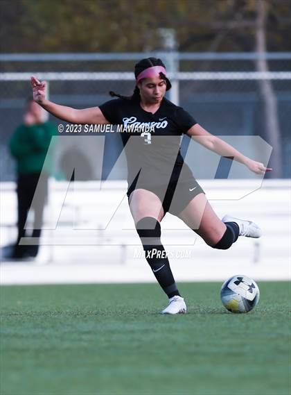 Thumbnail 2 in El Camino Real vs Granada Hills Charter photogallery.