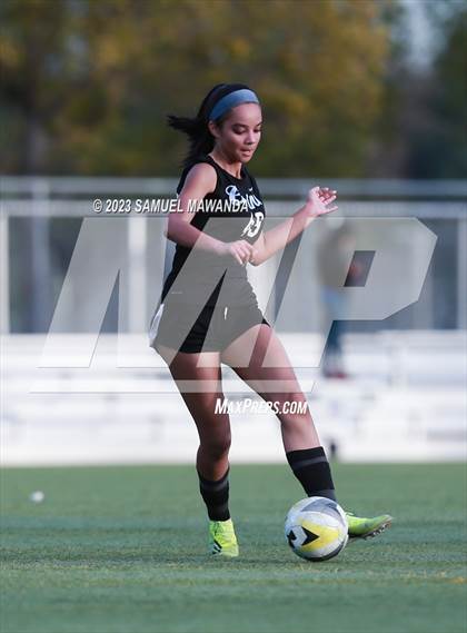 Thumbnail 3 in El Camino Real vs Granada Hills Charter photogallery.
