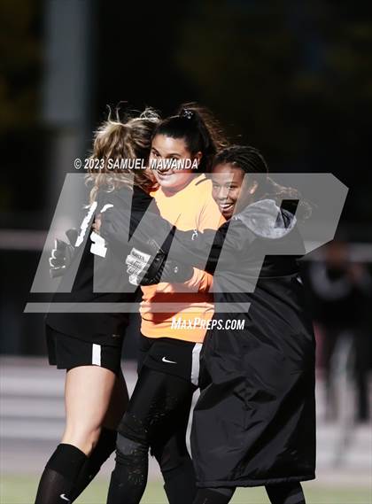 Thumbnail 2 in El Camino Real vs Granada Hills Charter photogallery.