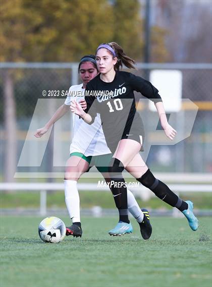 Thumbnail 3 in El Camino Real vs Granada Hills Charter photogallery.
