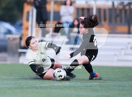 Thumbnail 3 in El Camino Real vs Granada Hills Charter photogallery.