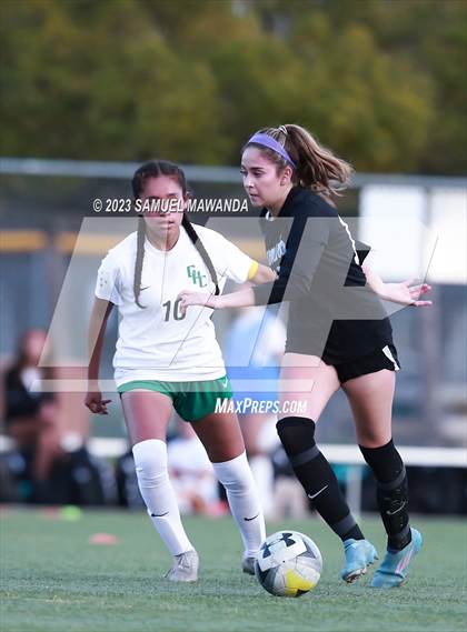 Thumbnail 2 in El Camino Real vs Granada Hills Charter photogallery.