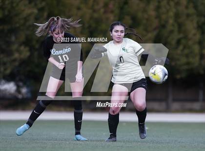 Thumbnail 3 in El Camino Real vs Granada Hills Charter photogallery.