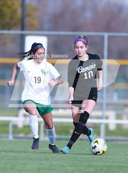 Thumbnail 2 in El Camino Real vs Granada Hills Charter photogallery.