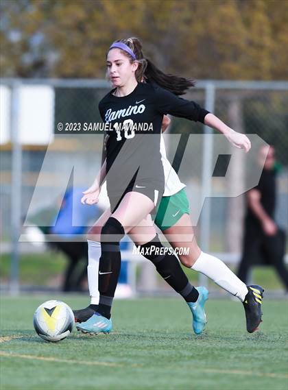 Thumbnail 2 in El Camino Real vs Granada Hills Charter photogallery.