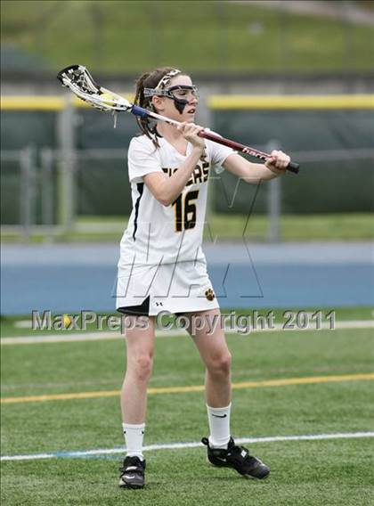 Thumbnail 2 in Hand vs. Darien (CIAC Class M Final) photogallery.