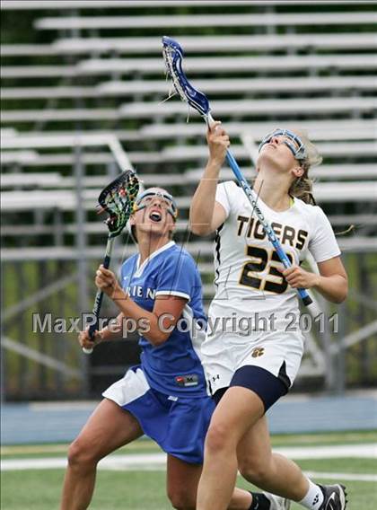 Thumbnail 3 in Hand vs. Darien (CIAC Class M Final) photogallery.