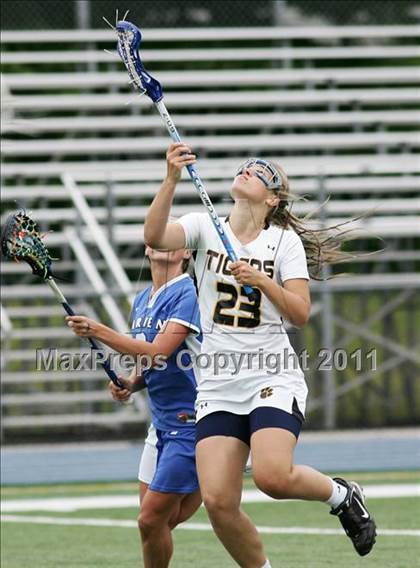 Thumbnail 2 in Hand vs. Darien (CIAC Class M Final) photogallery.