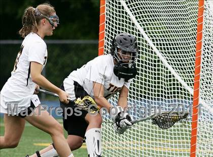 Thumbnail 3 in Hand vs. Darien (CIAC Class M Final) photogallery.