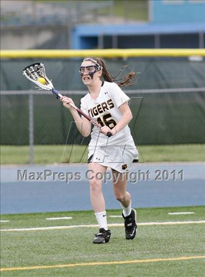 Thumbnail 1 in Hand vs. Darien (CIAC Class M Final) photogallery.