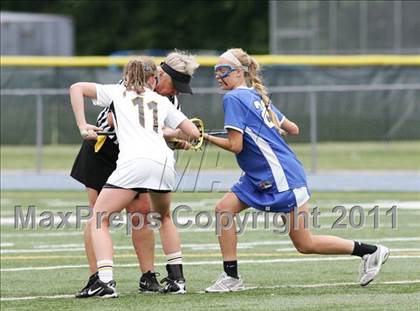 Thumbnail 3 in Hand vs. Darien (CIAC Class M Final) photogallery.