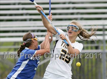 Thumbnail 3 in Hand vs. Darien (CIAC Class M Final) photogallery.