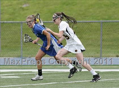 Thumbnail 3 in Hand vs. Darien (CIAC Class M Final) photogallery.