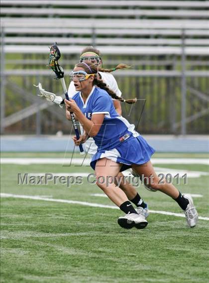 Thumbnail 3 in Hand vs. Darien (CIAC Class M Final) photogallery.