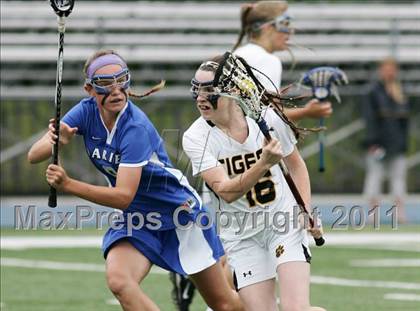 Thumbnail 3 in Hand vs. Darien (CIAC Class M Final) photogallery.
