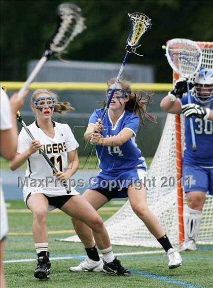 Thumbnail 3 in Hand vs. Darien (CIAC Class M Final) photogallery.