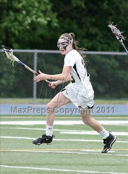 Thumbnail 3 in Hand vs. Darien (CIAC Class M Final) photogallery.