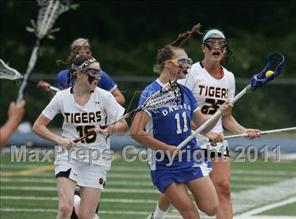 Thumbnail 2 in Hand vs. Darien (CIAC Class M Final) photogallery.
