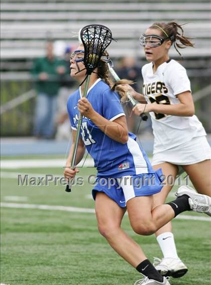 Thumbnail 3 in Hand vs. Darien (CIAC Class M Final) photogallery.