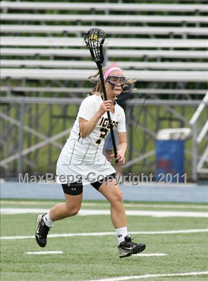 Thumbnail 2 in Hand vs. Darien (CIAC Class M Final) photogallery.