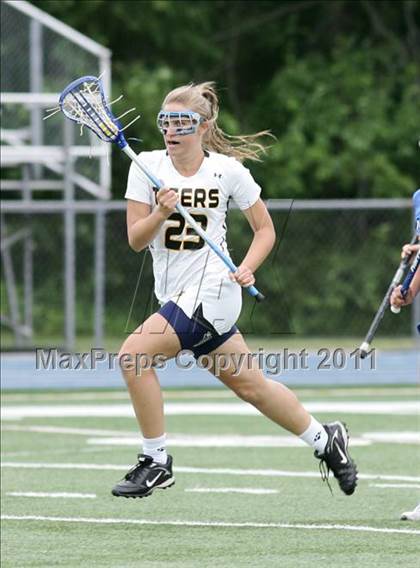 Thumbnail 1 in Hand vs. Darien (CIAC Class M Final) photogallery.