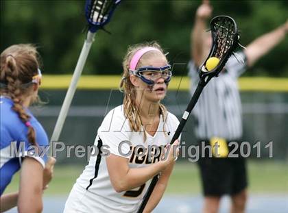 Thumbnail 1 in Hand vs. Darien (CIAC Class M Final) photogallery.