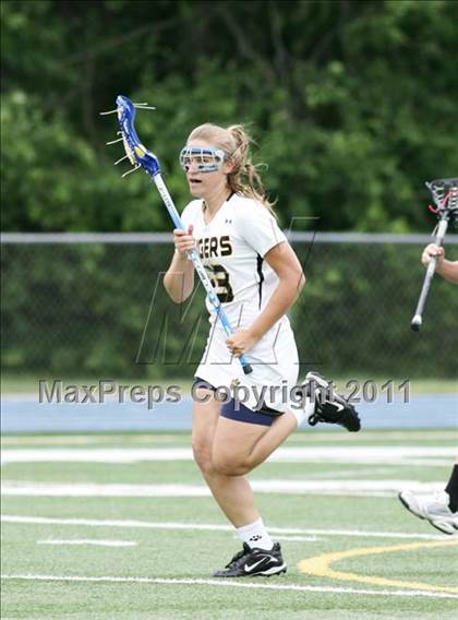 Thumbnail 3 in Hand vs. Darien (CIAC Class M Final) photogallery.
