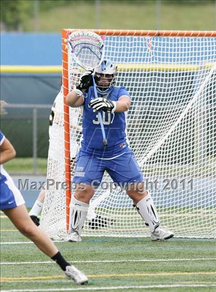Thumbnail 1 in Hand vs. Darien (CIAC Class M Final) photogallery.