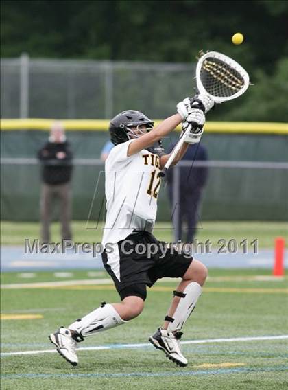Thumbnail 2 in Hand vs. Darien (CIAC Class M Final) photogallery.