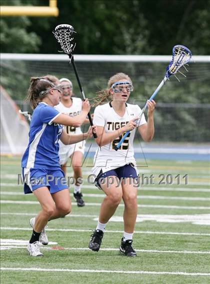 Thumbnail 2 in Hand vs. Darien (CIAC Class M Final) photogallery.