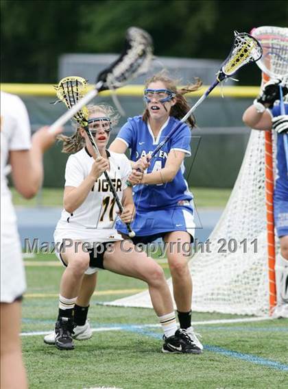 Thumbnail 2 in Hand vs. Darien (CIAC Class M Final) photogallery.