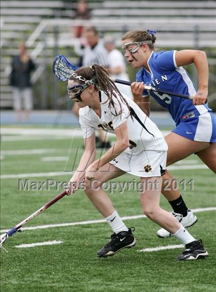 Thumbnail 3 in Hand vs. Darien (CIAC Class M Final) photogallery.