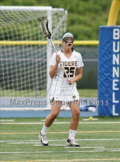 Thumbnail 3 in Hand vs. Darien (CIAC Class M Final) photogallery.