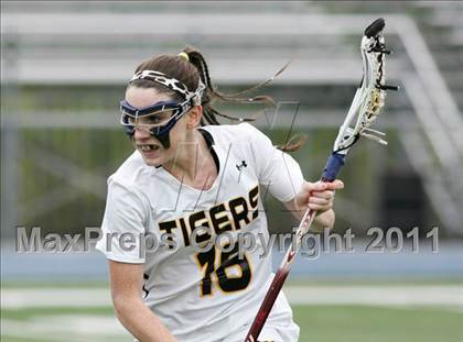 Thumbnail 3 in Hand vs. Darien (CIAC Class M Final) photogallery.