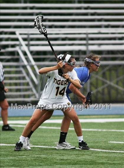 Thumbnail 2 in Hand vs. Darien (CIAC Class M Final) photogallery.