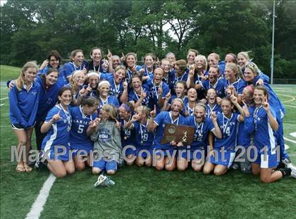 Thumbnail 3 in Hand vs. Darien (CIAC Class M Final) photogallery.