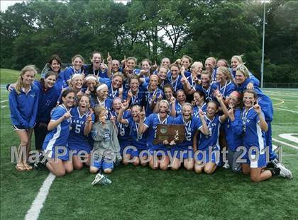 Thumbnail 2 in Hand vs. Darien (CIAC Class M Final) photogallery.